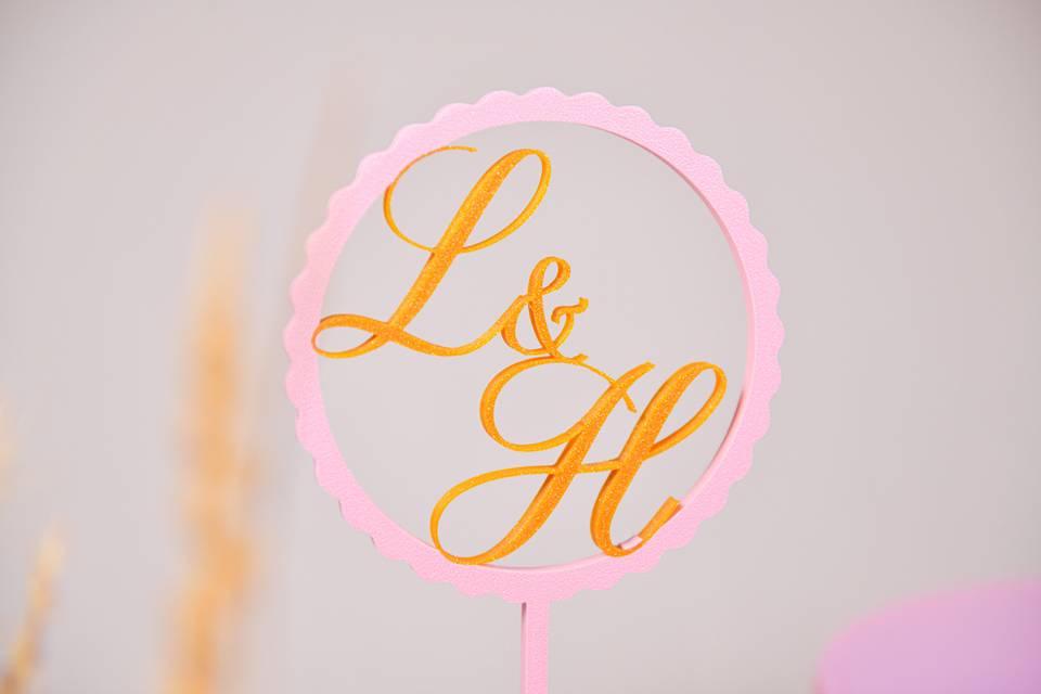 Cake topper