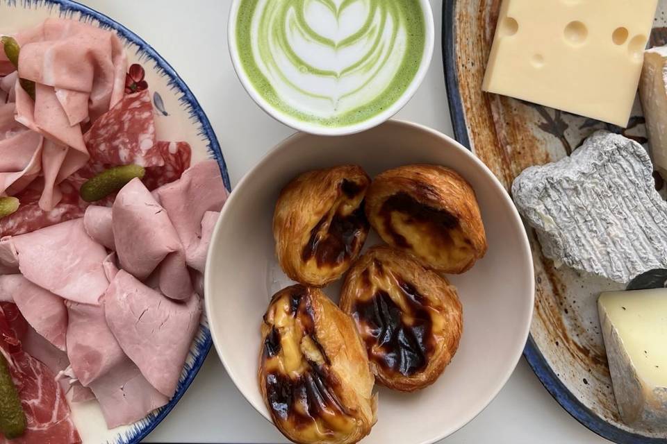 Matcha accompagnant le brunch