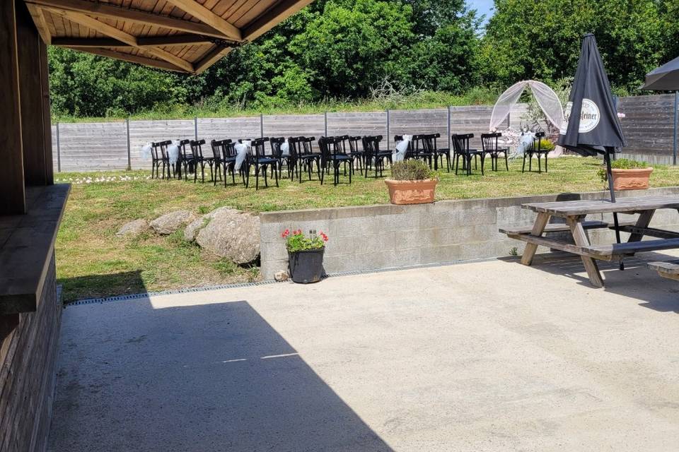 Terrasse et bar extérieur