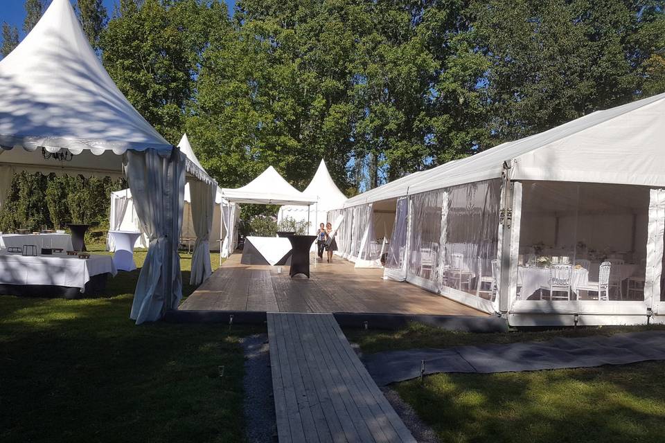 Chapiteau cristal et terrasse