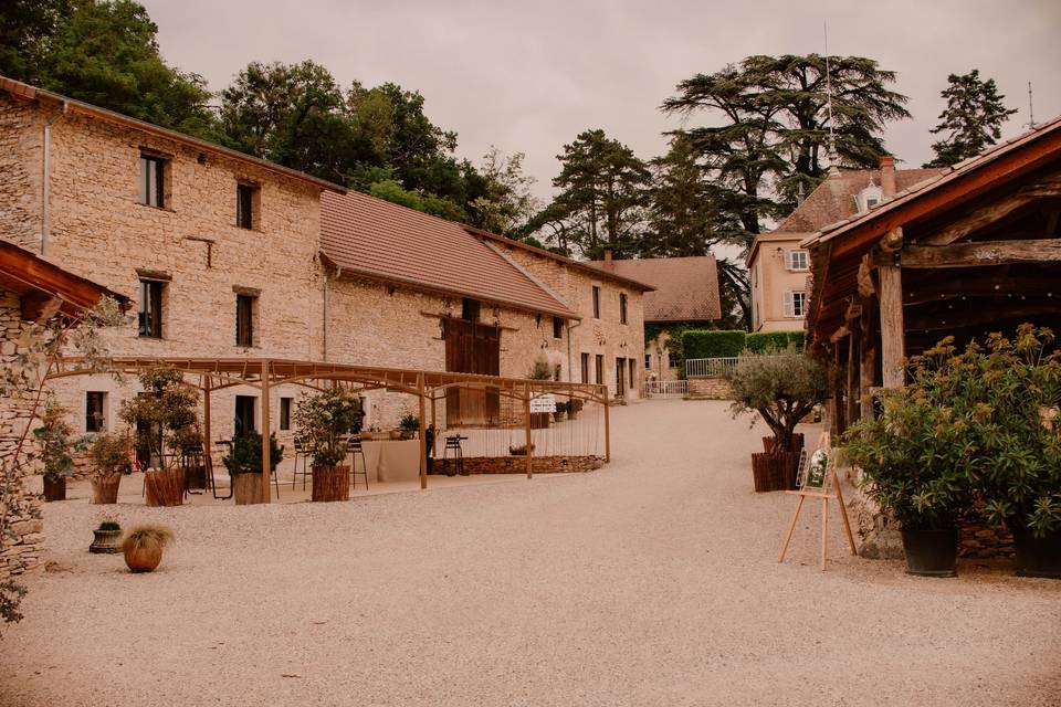 La cour et sa pergola