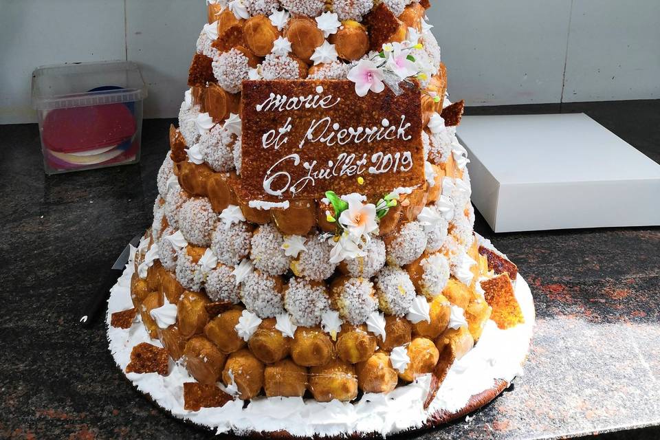 Croquembouche