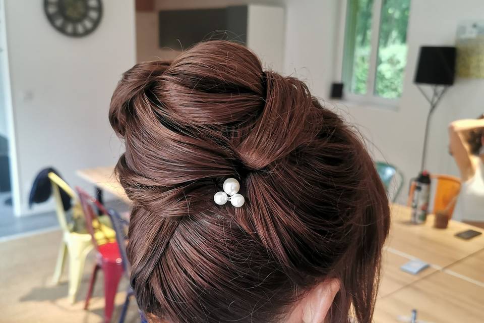 Chignon haut invitée