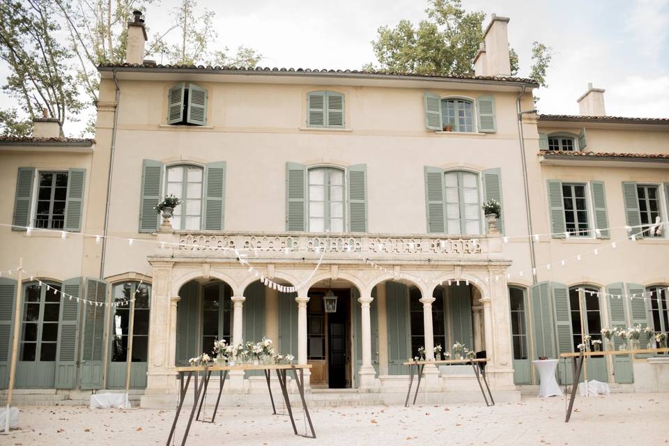 Cocktail devant la bastide