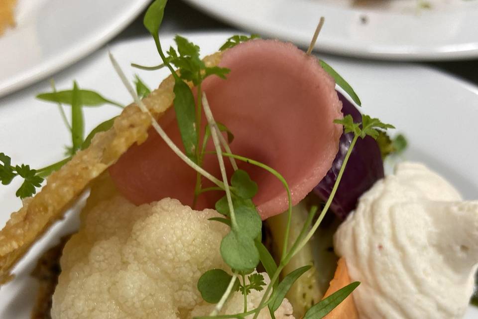 Légumes croquants sur feuillet