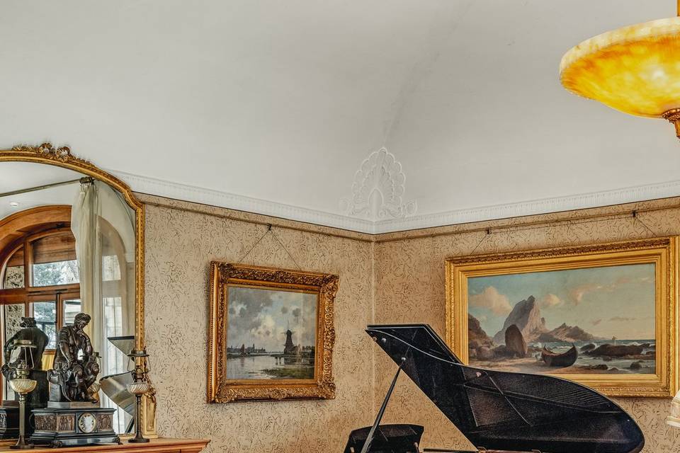 Salon