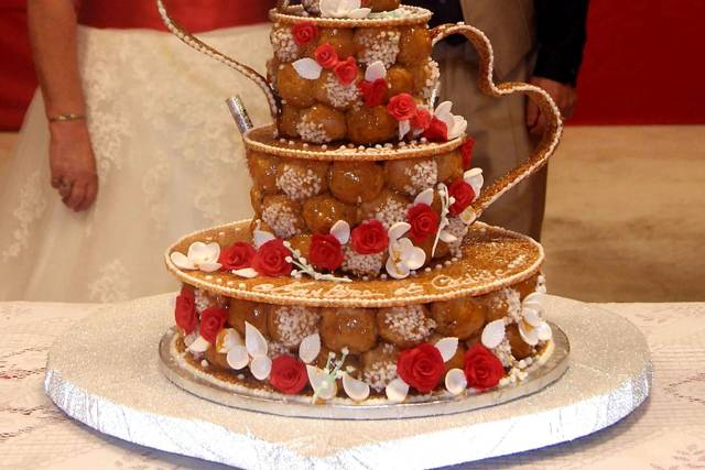 Piéèce en choux et nougatine