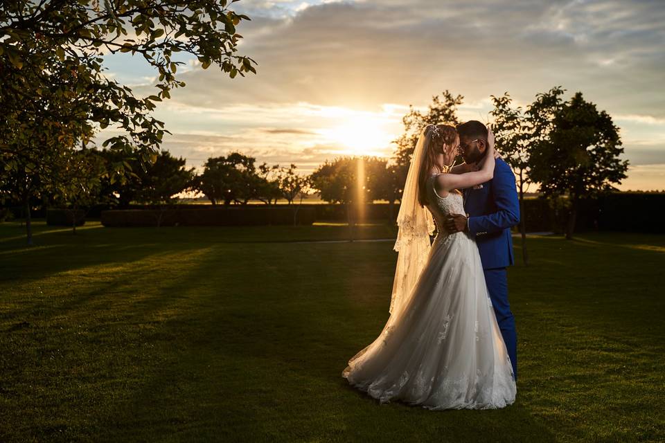 Couple au soleil couchant