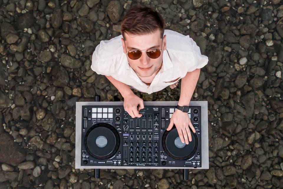 Djstone