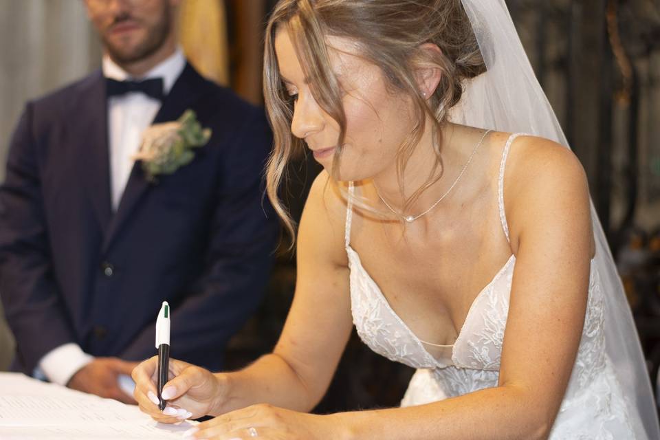 Elle a signé !