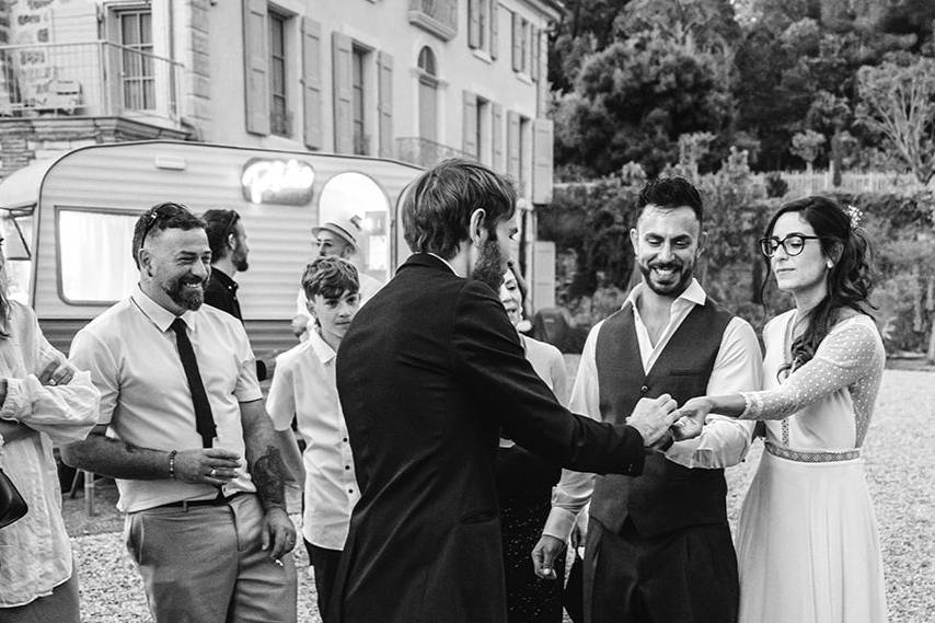 Tour de magie avec les mariés