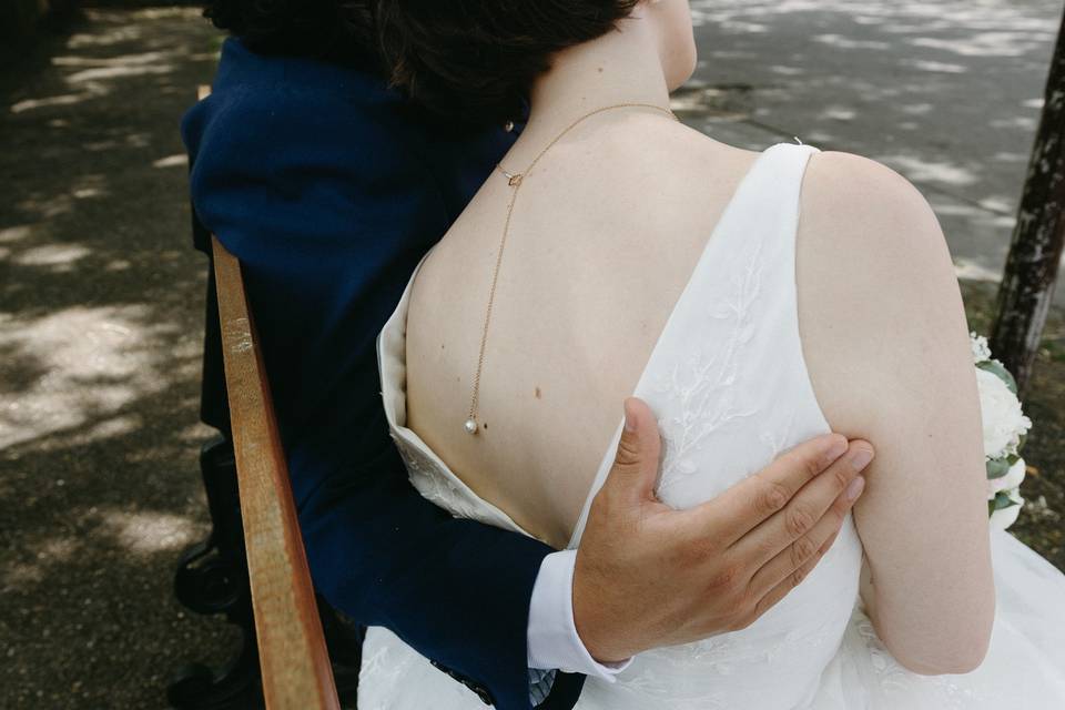 Bijou de dos mariée