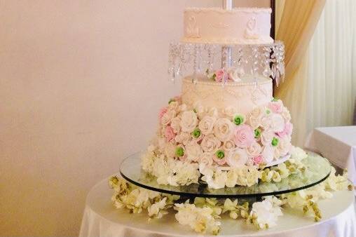 Gâteau de mariage sur un stand