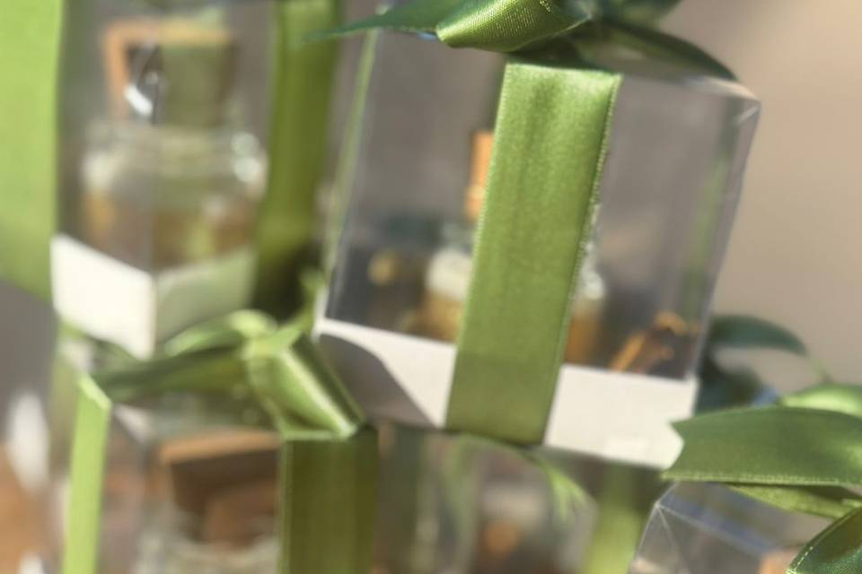 Candles as wedding favors