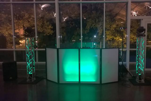 Cabine dj lighs et totem