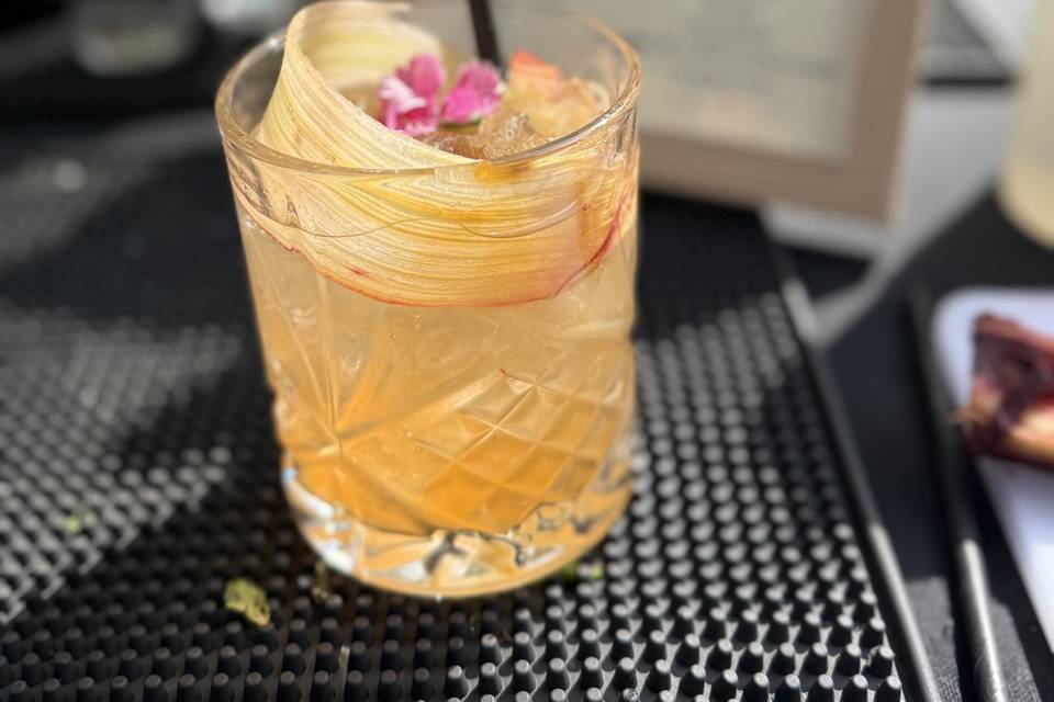 Cocktail à la rhubarbe