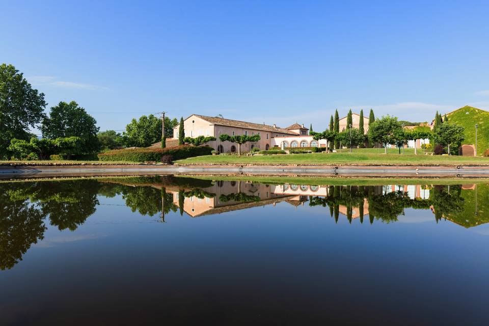 Lac devant la salle