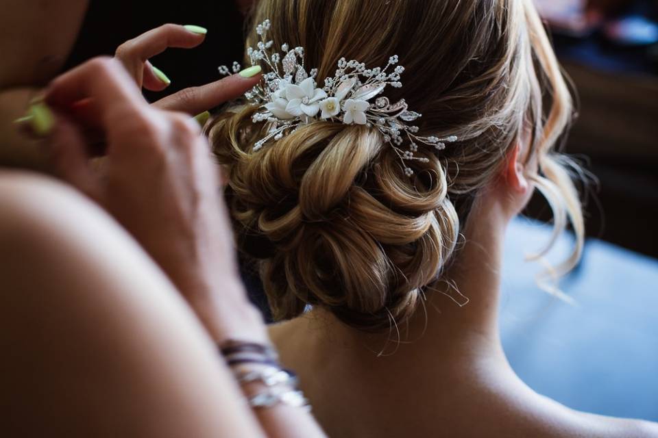 Préparation mariée chignon