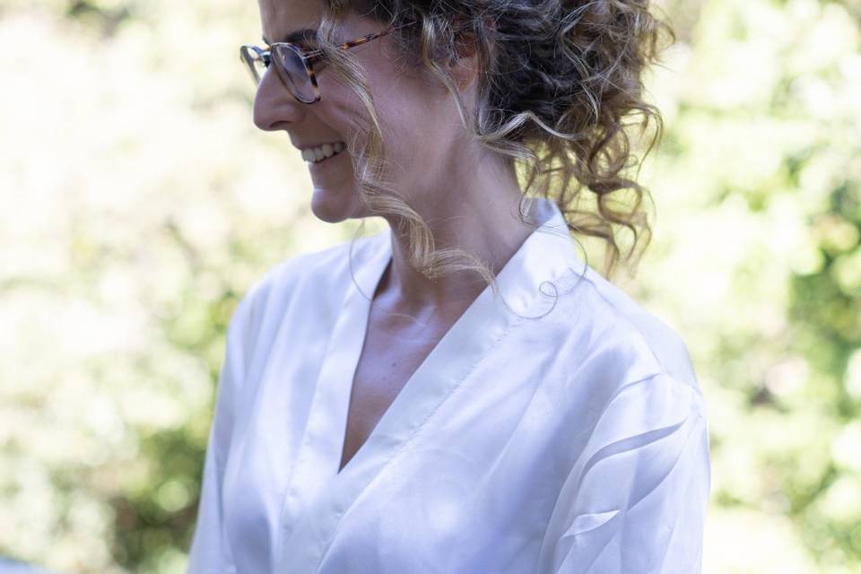 Coiffure sur cheveux bouclés,