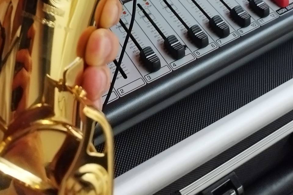 Arsen - DJ/Saxophoniste