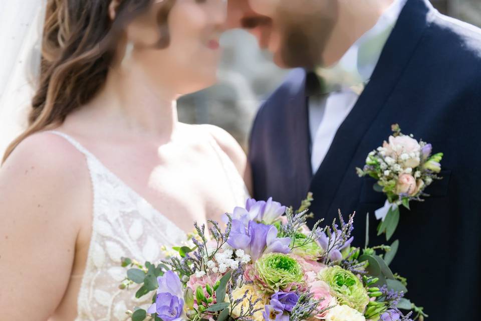 Mariage pastel violet :mariés