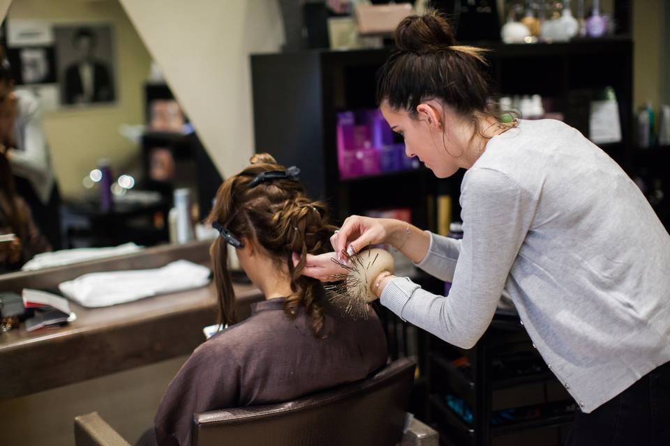 La mariée chez le coiffeur