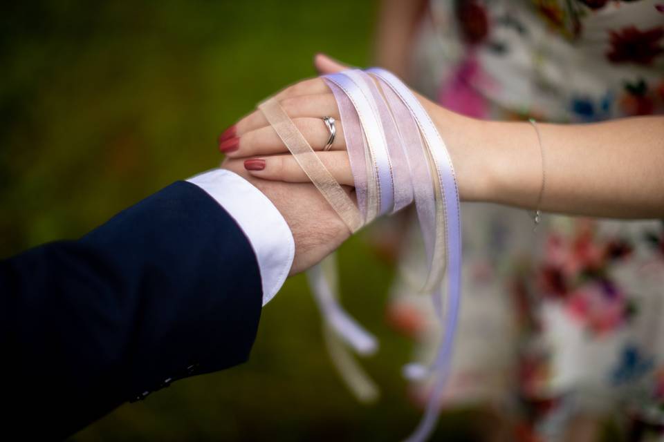 Un handfasting traditionnel