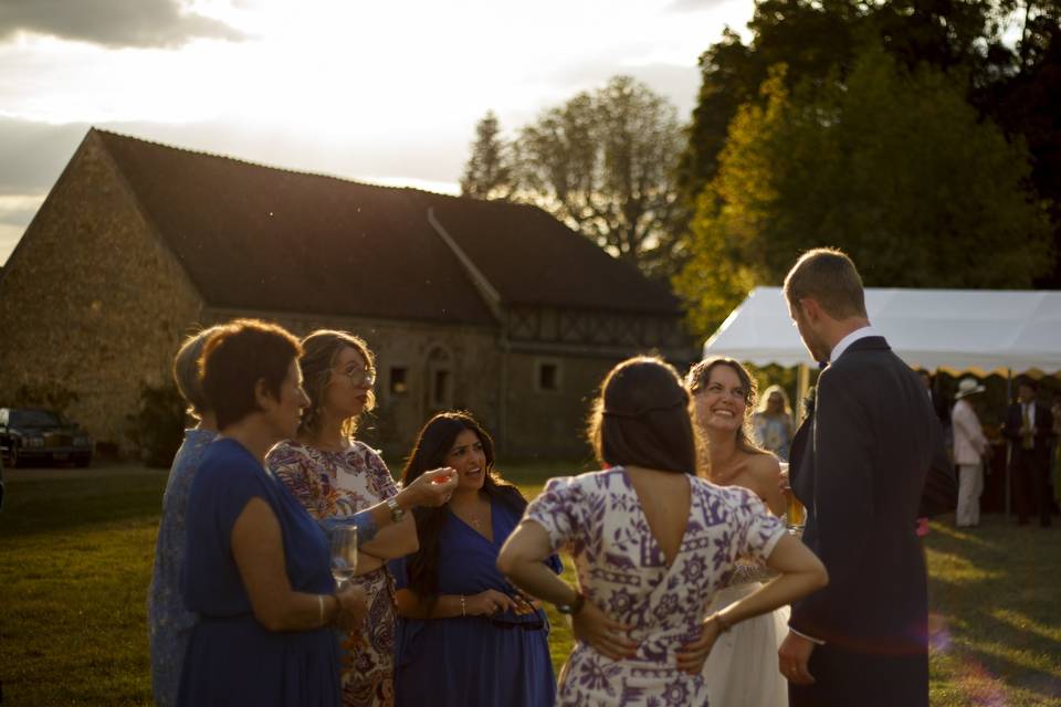 Les mariés et leurs invitées