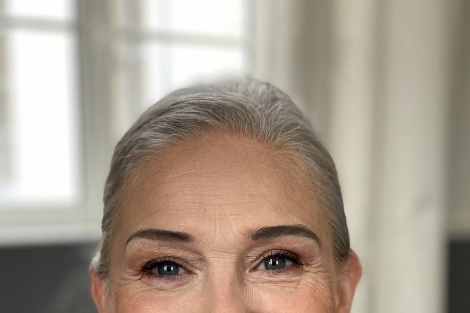 Mature makeup