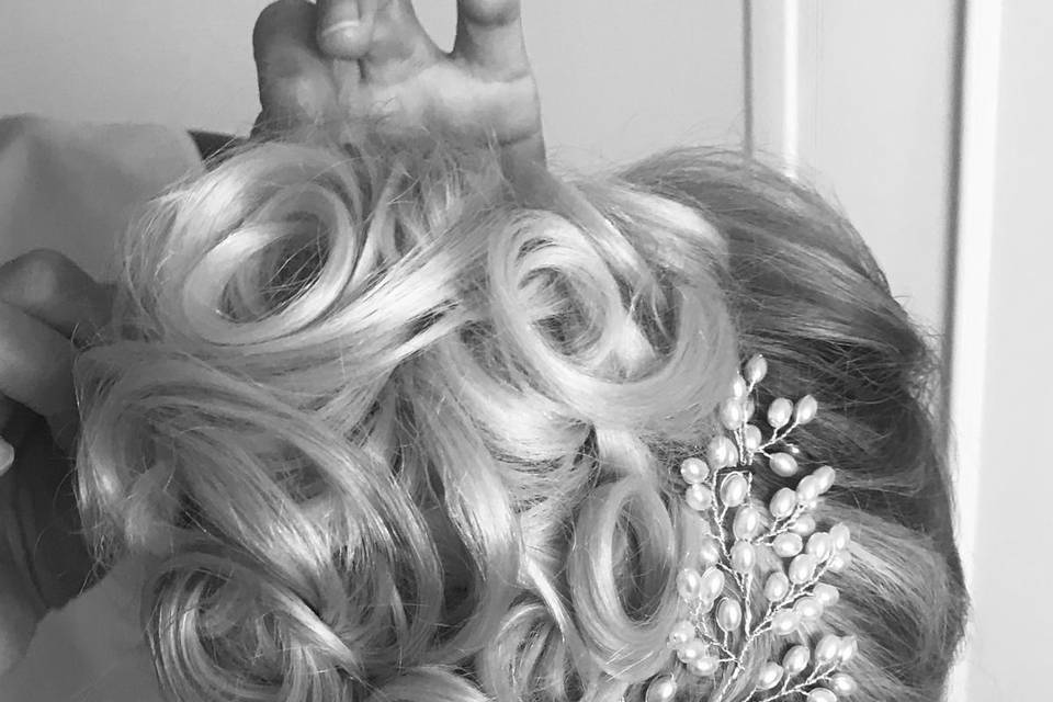 Chignon haut mariée chic