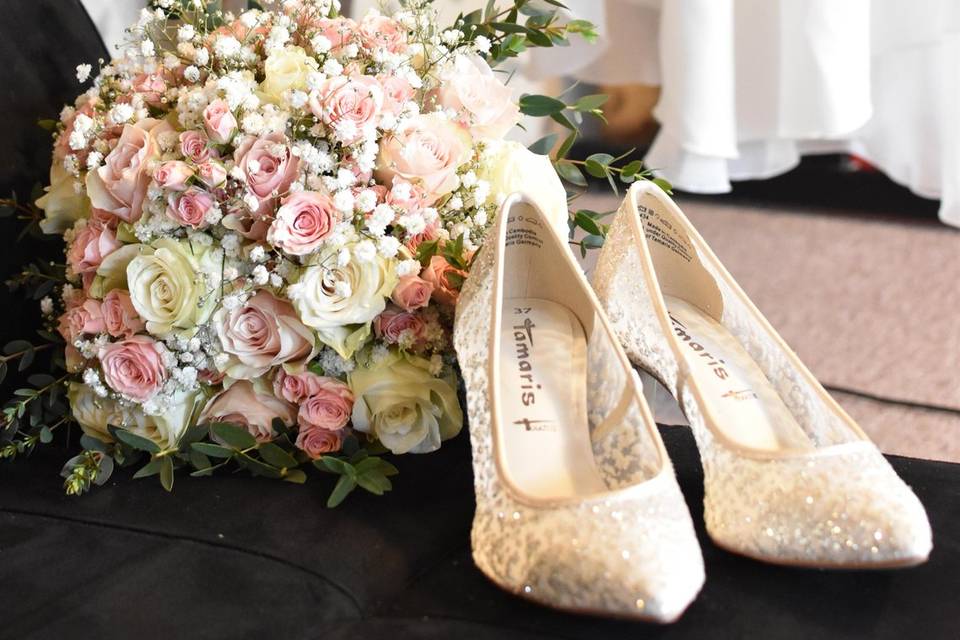 Bouquet et chaussures