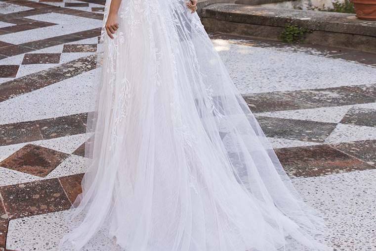 Elara, Pronovias 2024