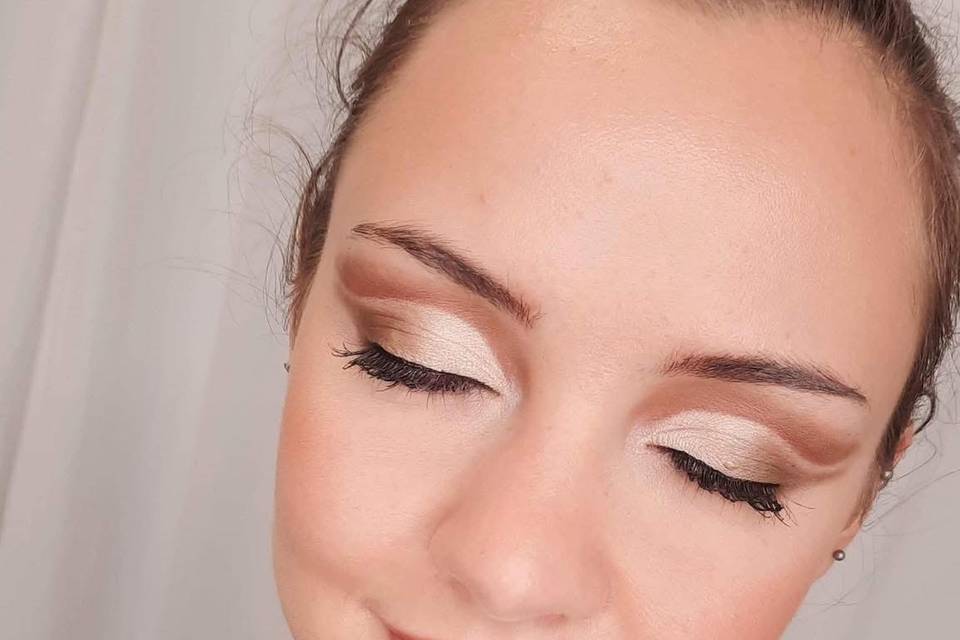 Julie make up