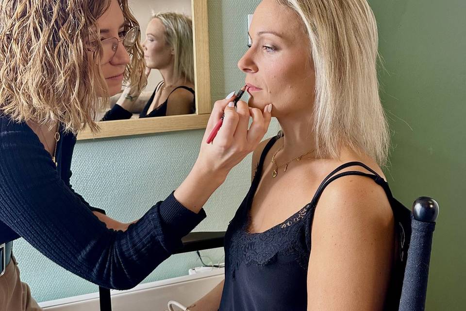 Julie make up