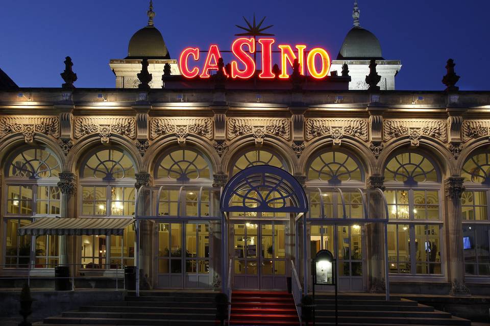 Facade casino