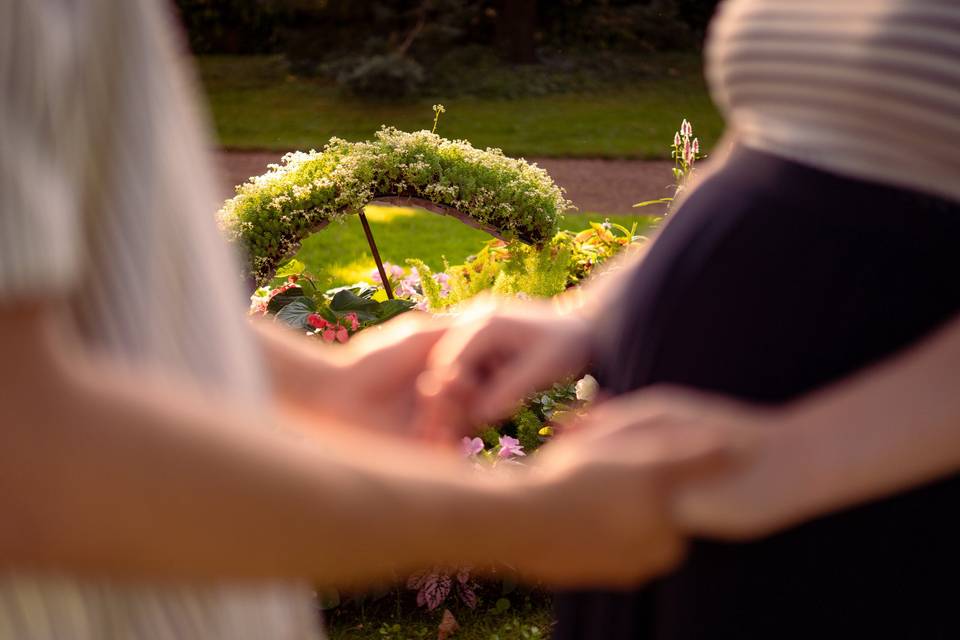 Couple en séance d'engagement