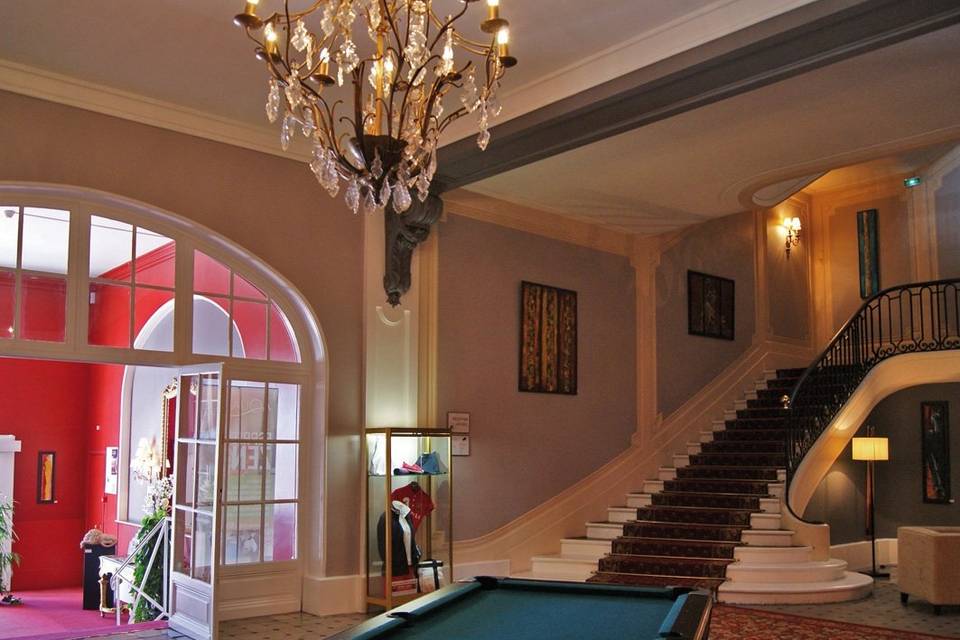 Hall avec billard