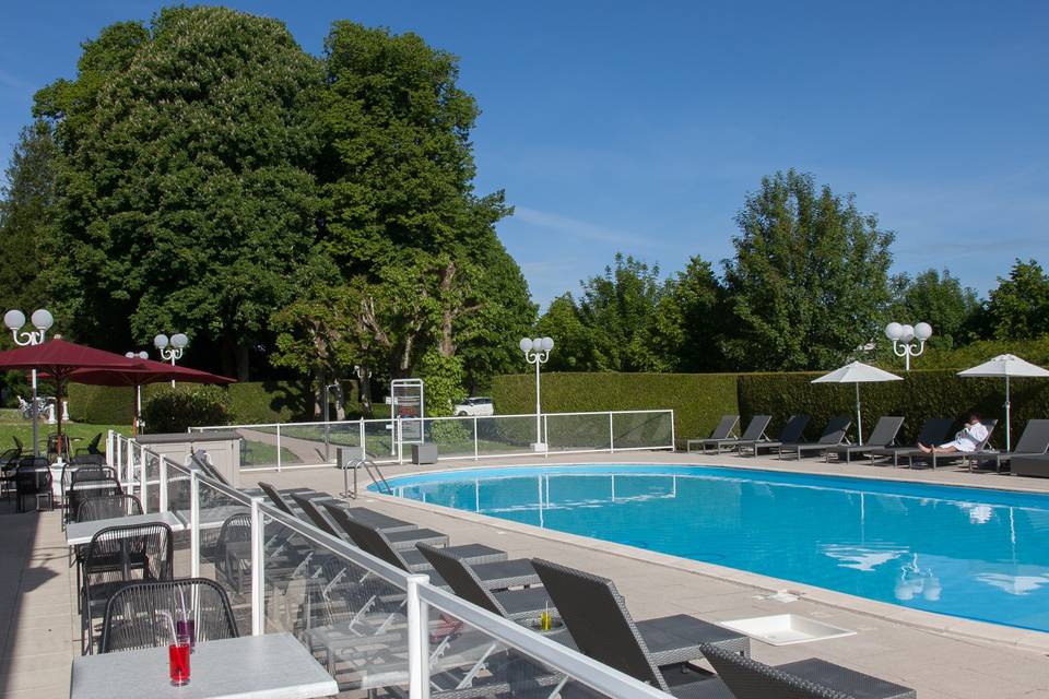 Piscine et terrasse Cosmos