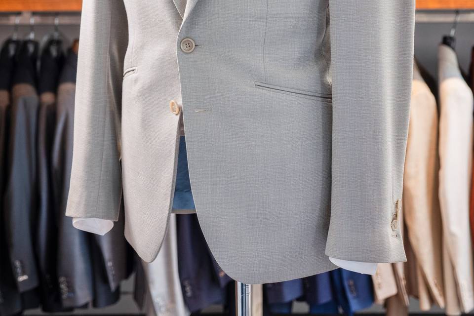 Detail_Costume crème élégant