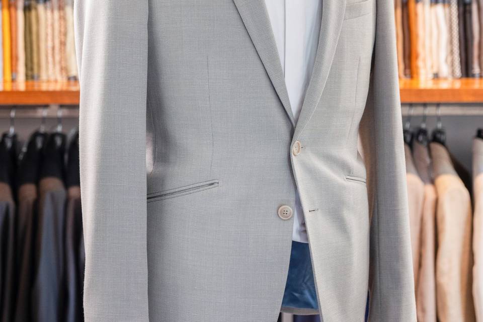 Detail_Costume gris clair sur mesure