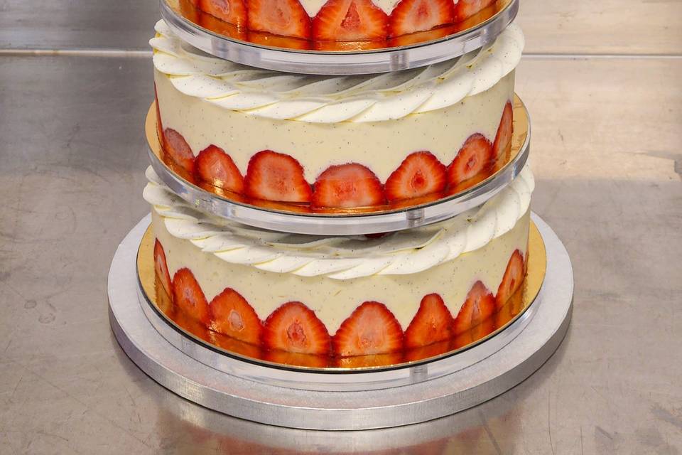 Pièce montée de fraisier
