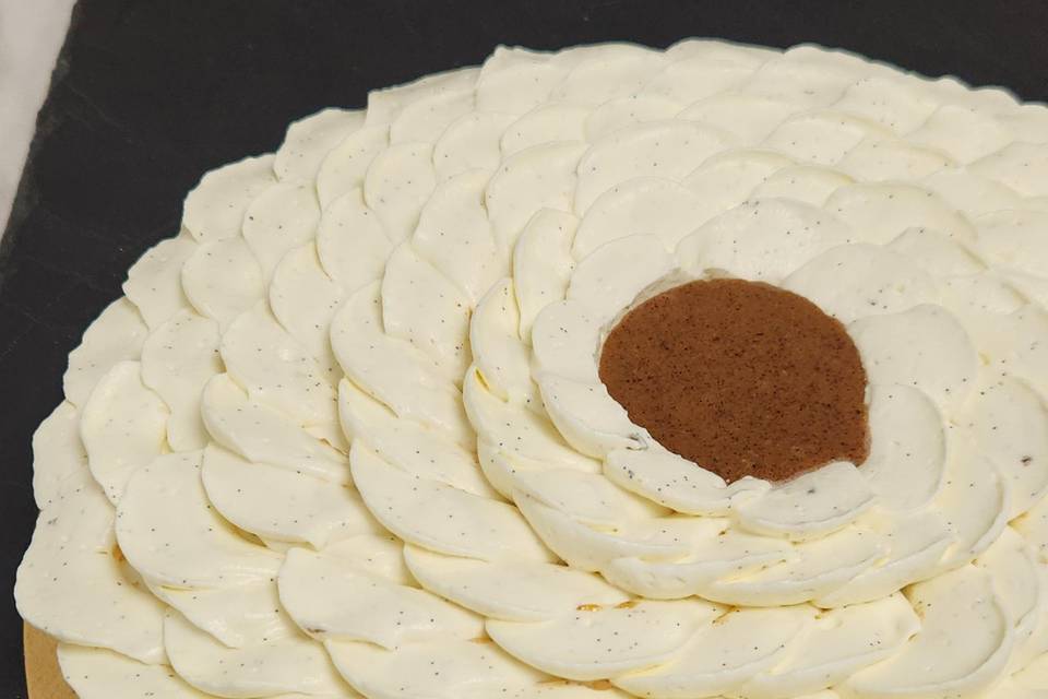 Tarte fleur vanille praliné