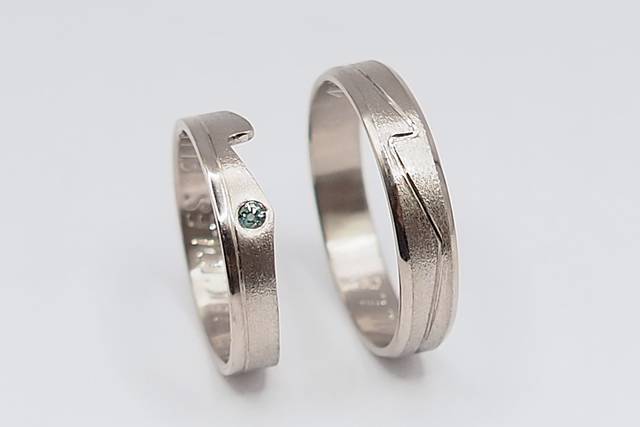 Alliances diamant bleue