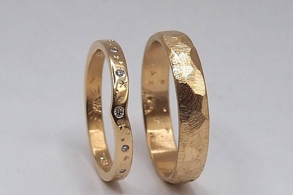 Alliances martelées et diamant
