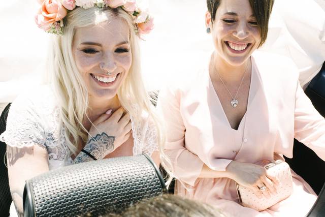 Photo de la mariée en voiture