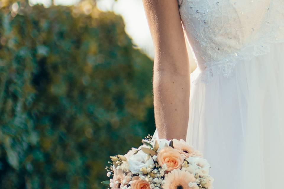 Bouquet mariée rond pêche