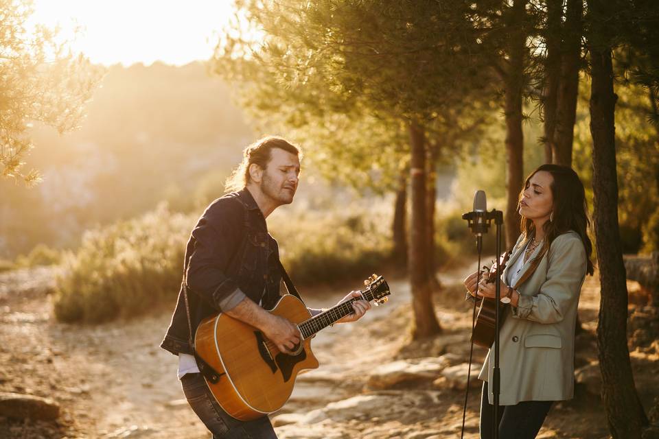 JUNE Duo Acoustique Live