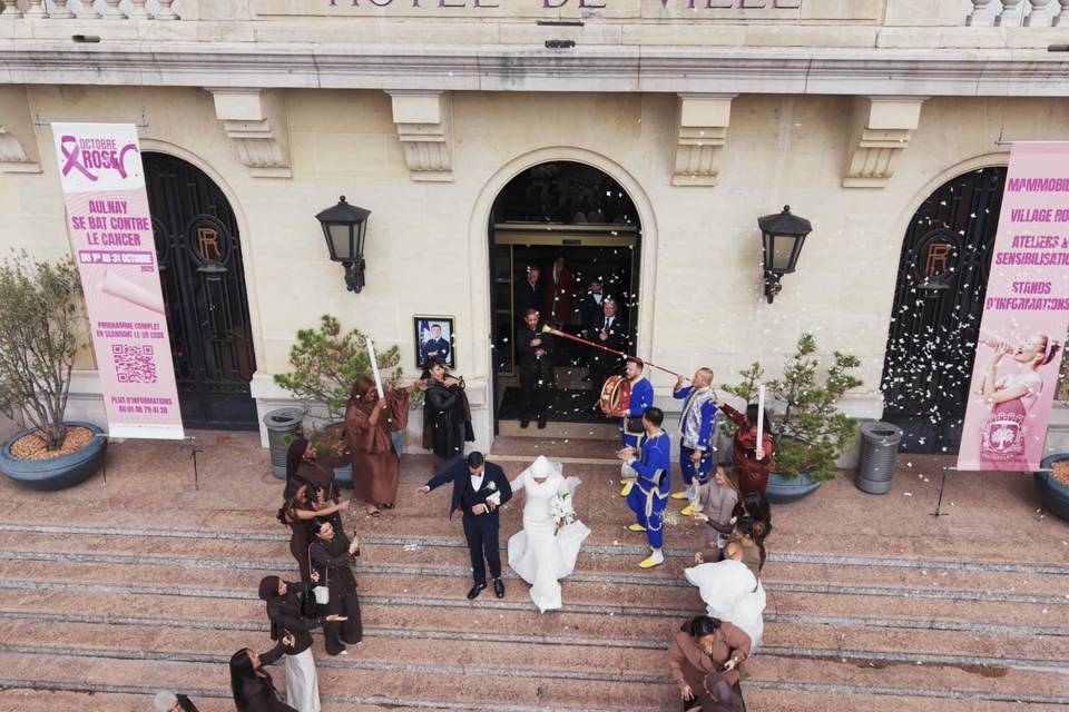 Sortie de la mairie 🔥👰🤵‍♂️