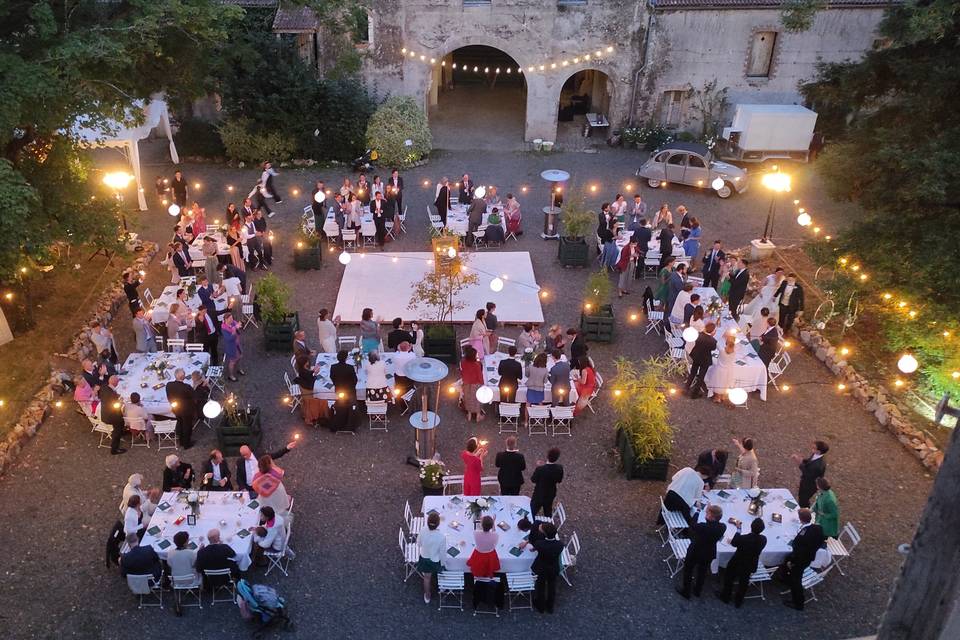 Repas et soirée cour d'honneur