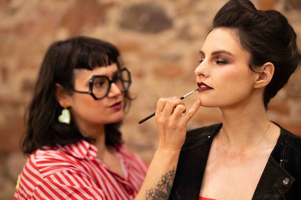 Maquillage et coiffure retro